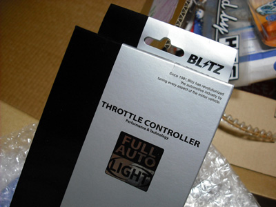 BLITZ スロットルコントローラー フルオート ライト｜ホンダ フィット 